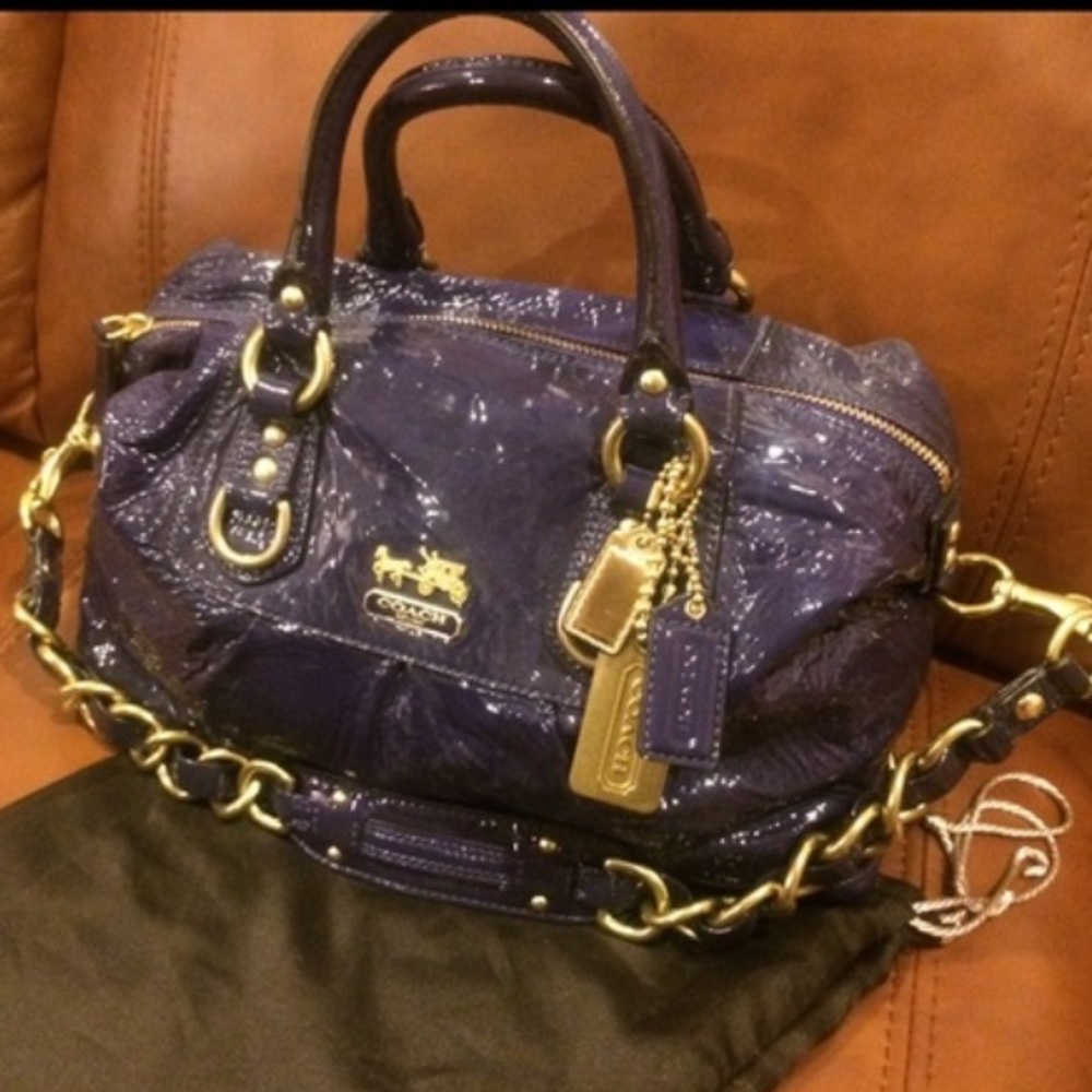 Authentic Coach Plum Patent leather Sabrina  ❄️ - Picture 3 of 7